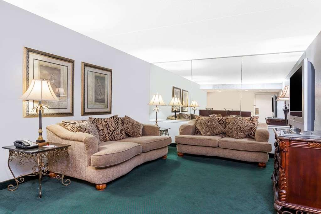 Ramada By Wyndham Henderson/Evansville Habitación foto
