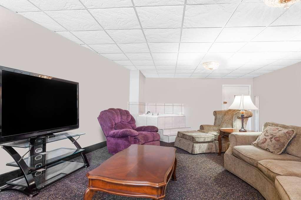 Ramada By Wyndham Henderson/Evansville Habitación foto