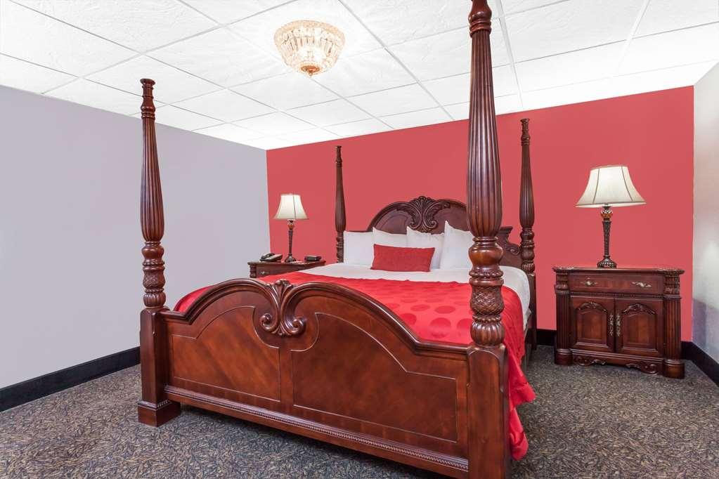Ramada By Wyndham Henderson/Evansville Habitación foto