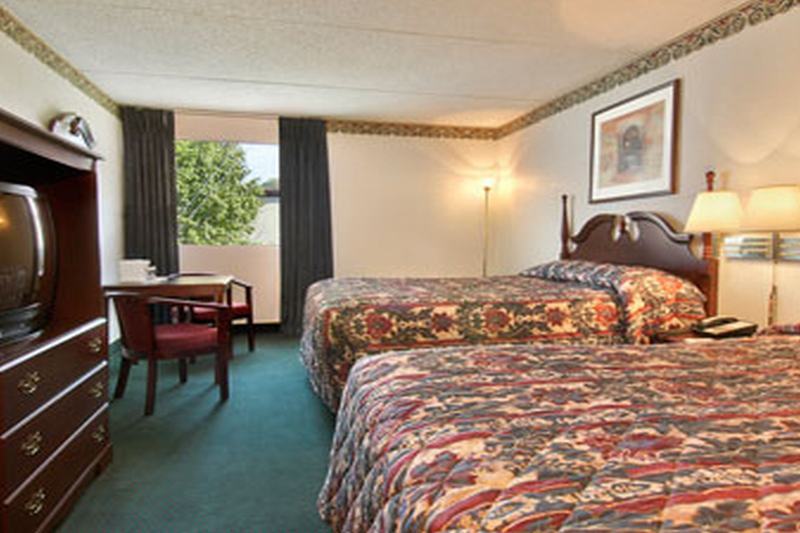 Ramada By Wyndham Henderson/Evansville Exterior foto